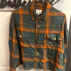 Cropped American Eagle Women’s flannel size XL